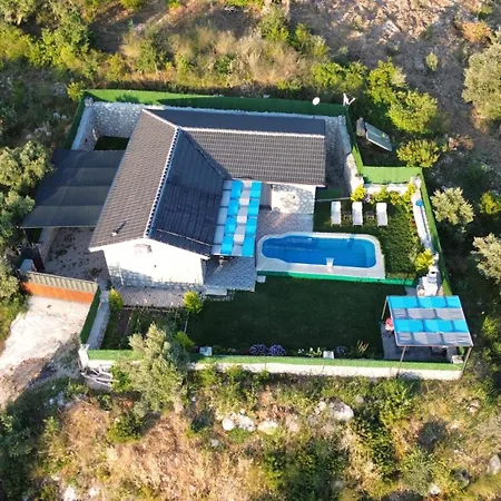 Willa Havuzlu Tas Yapi Kiralik