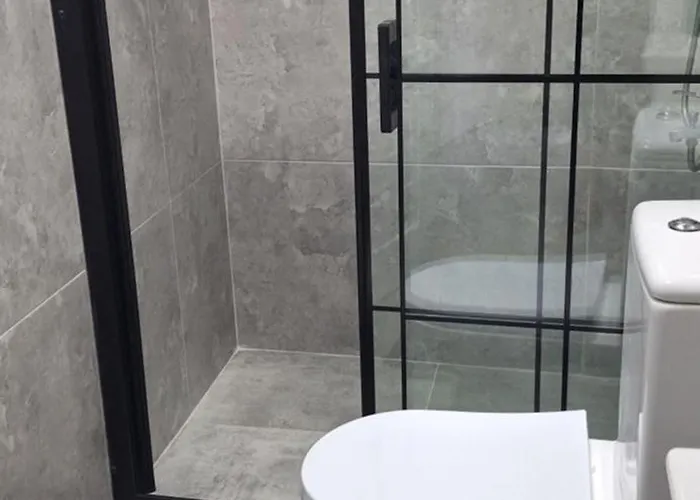 Villa Havuzlu Tas Yapi Kiralik *