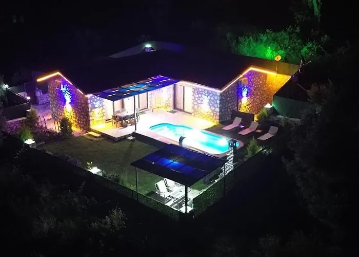 Havuzlu Tas Yapi Kiralik